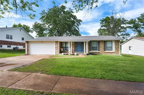 2609 Yaeger Rd, Saint Louis, MO 63129