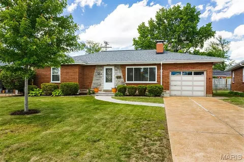 5939 Hilgard Pl, Saint Louis, MO 63109
