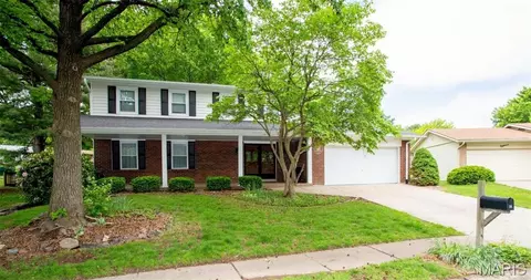 16 Gum Tree Pl, Saint Charles, MO 63301