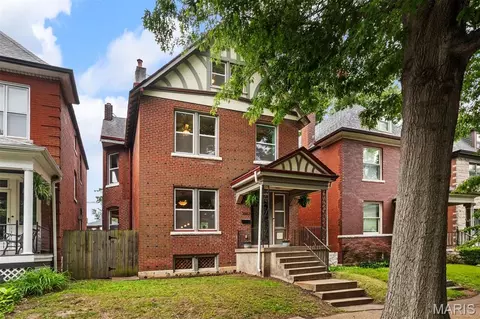 3662 Humphrey St, Saint Louis, MO 63116