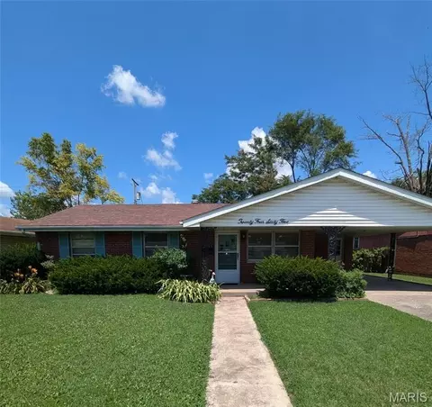 2465 St Clair Ave, Granite City, IL 62040