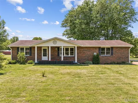 2300 Seiler Rd, Alton, IL 62002