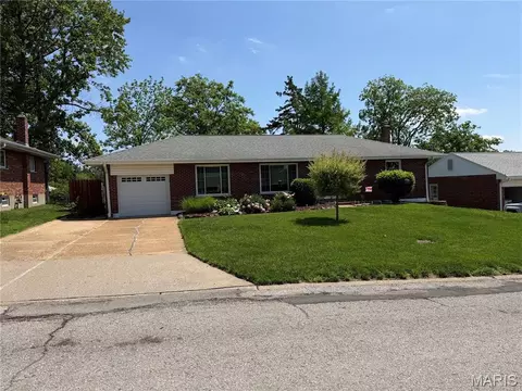10100 Jeffleigh Ln, Saint Louis, MO 63123