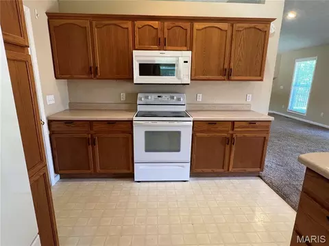 Kitchen - 905 Hampton Ct, Rolla, MO 65401 photo 1 of 2