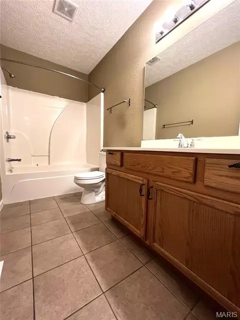 Bath - 905 Hampton Ct, Rolla, MO 65401 photo 4 of 5