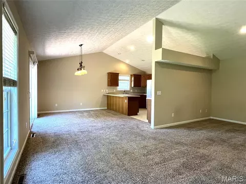 Living - 905 Hampton Ct, Rolla, MO 65401 photo 4 of 4