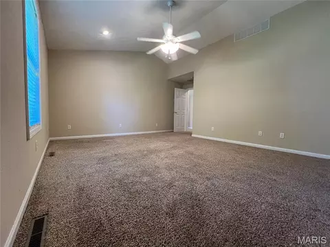 Bedroom - 905 Hampton Ct, Rolla, MO 65401 photo 2 of 6