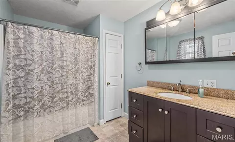 Bath - 10780 Wilmena Ln, Rolla, MO 65401 photo 2 of 3