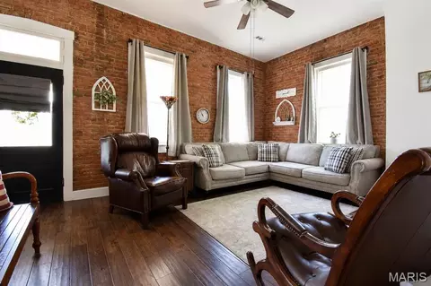 303 W 1st South St, Mount Olive, IL 62069