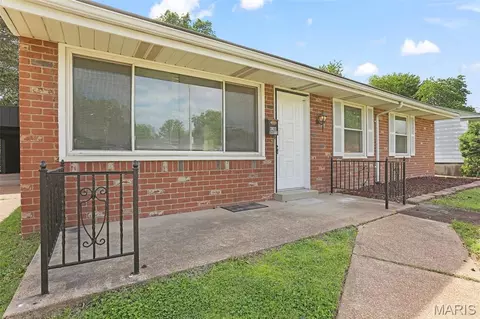 4144 Davis St, Saint Louis, MO 63123