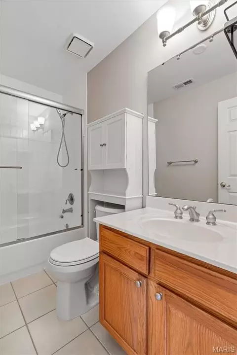 Bath - 144 Cherokee Ct, Pacific, MO 63069 photo 5 of 9