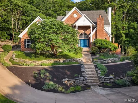 144 Cherokee Ct, Pacific, MO 63069
