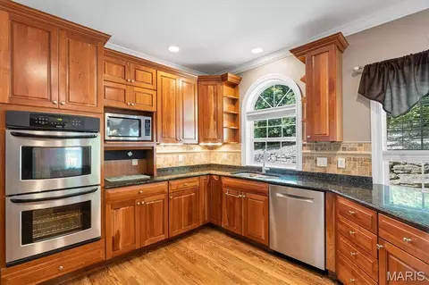 Kitchen - 144 Cherokee Ct, Pacific, MO 63069 photo 4 of 5