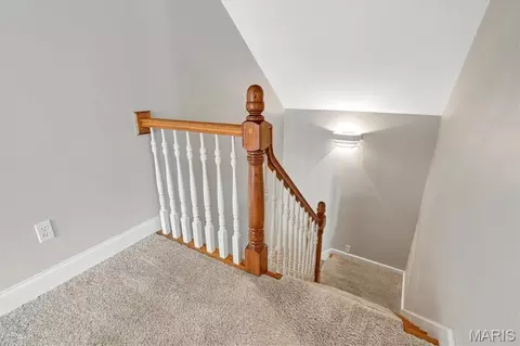 Entry Way - 144 Cherokee Ct, Pacific, MO 63069 photo 5 of 9