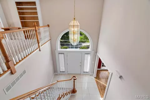 Entry Way - 144 Cherokee Ct, Pacific, MO 63069 photo 4 of 9