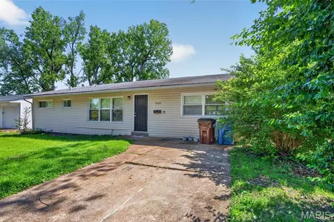 10120 Jett Dr, Saint Louis, MO 63136