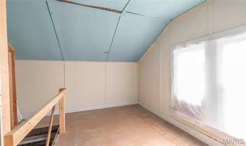 Bedroom - 607 W Third St, Belle, MO 65013 photo 2 of 3