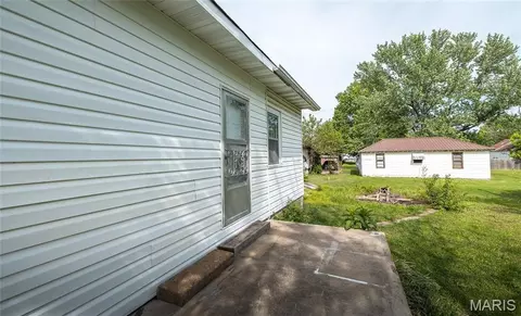 Exterior - 607 W Third St, Belle, MO 65013 photo 4 of 6
