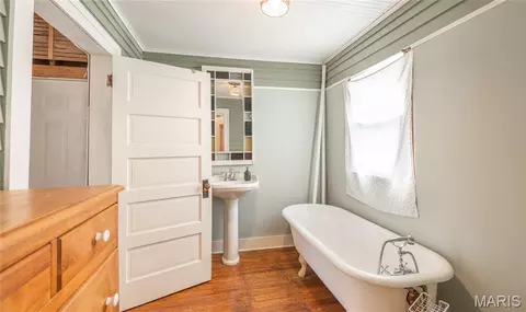 Bath - 607 W Third St, Belle, MO 65013 photo 2 of 5