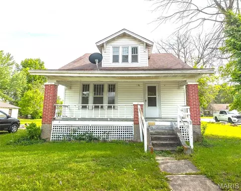 607 W Third St, Belle, MO 65013