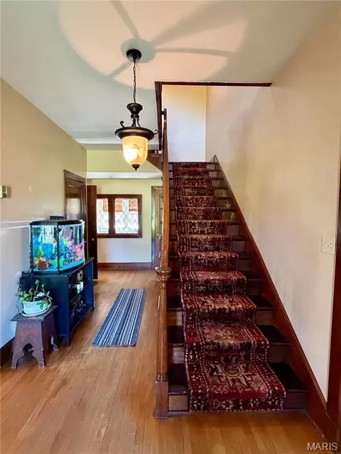 Entry Way - 110 Shepherd Pl, Hannibal, MO 63401 photo 3 of 7