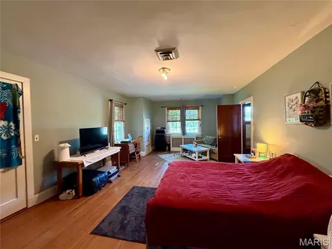 Bedroom - 110 Shepherd Pl, Hannibal, MO 63401 photo 5 of 7