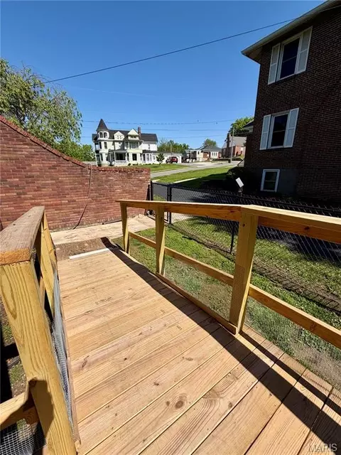 Exterior - 110 Shepherd Pl, Hannibal, MO 63401 photo 5 of 6