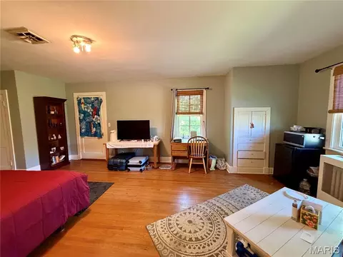 Bedroom - 110 Shepherd Pl, Hannibal, MO 63401 photo 4 of 7
