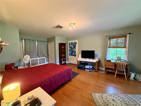 Bedroom - 110 Shepherd Pl, Hannibal, MO 63401 photo 3 of 7