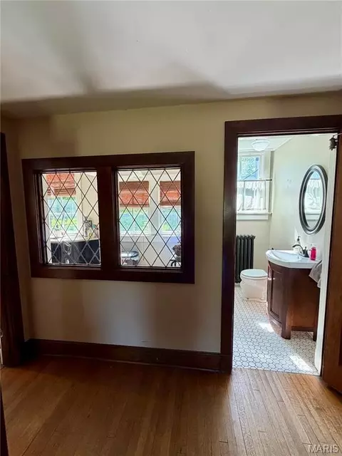 Entry Way - 110 Shepherd Pl, Hannibal, MO 63401 photo 2 of 7