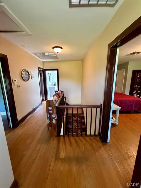 Entry Way - 110 Shepherd Pl, Hannibal, MO 63401 photo 4 of 7