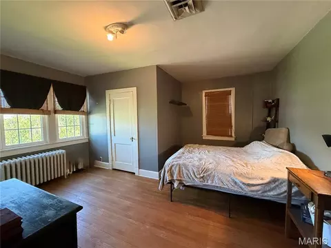 Bedroom - 110 Shepherd Pl, Hannibal, MO 63401 photo 2 of 7
