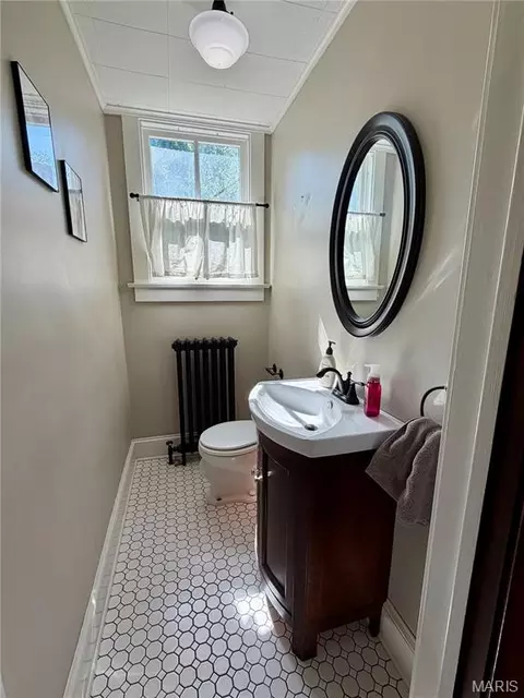 Bath - 110 Shepherd Pl, Hannibal, MO 63401 photo 1 of 5