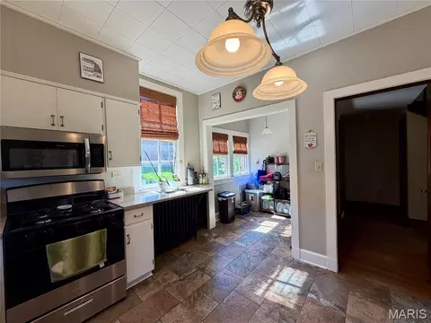 Kitchen - 110 Shepherd Pl, Hannibal, MO 63401 photo 3 of 3