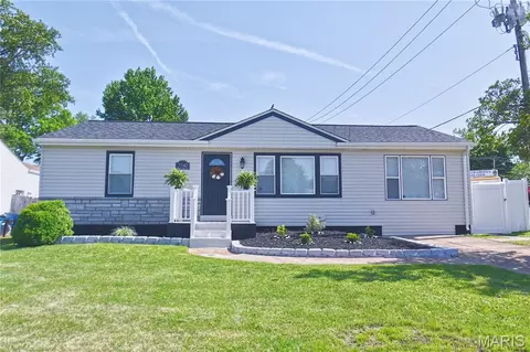 7740 General Sherman Ln, Saint Louis, MO 63123