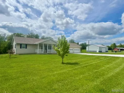 15335 Villa Dr, Monroe City, MO 63456