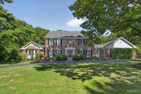 1040 Wellington Ter, Town And Country, MO 63017