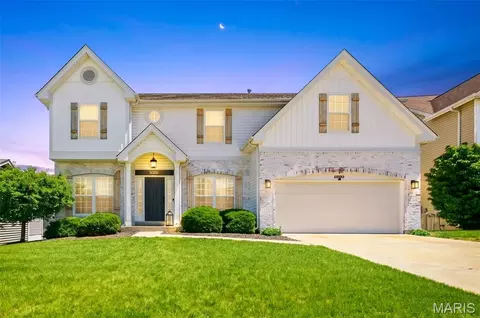 4006 Riverdell Dr, Wentzville, MO 63385