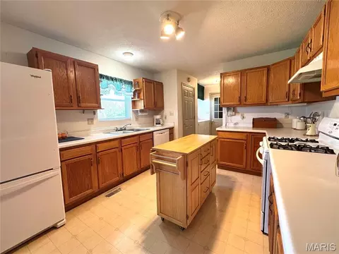 Kitchen - 618 S Central St, Coffeen, IL 62017 photo 1 of 2