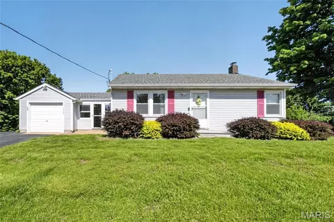 3909 Shackelford Rd, Florissant, MO 63034