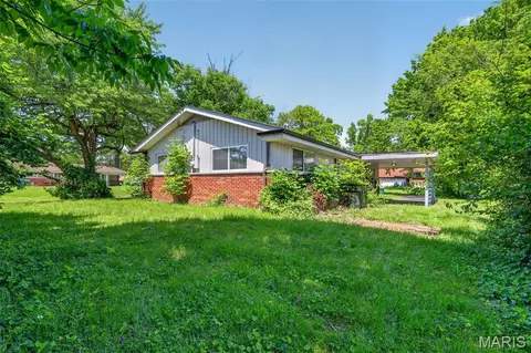 2314 Collett Dr, Saint Louis, MO 63136