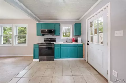 Kitchen - 65 Rose Ct, Rolla, MO 65401 photo 2 of 2