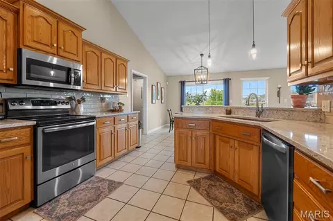 Kitchen - 329 Cowboy Aly, Jackson, MO 63755 photo 2 of 4