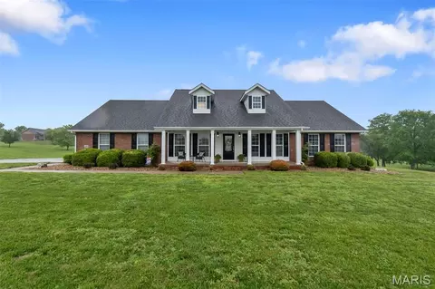 329 Cowboy Aly, Jackson, MO 63755