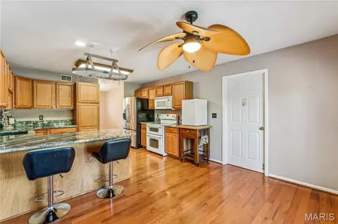 Kitchen - 1033 Turtle Dove Trl, Waterloo, IL 62298 photo 1 of 6