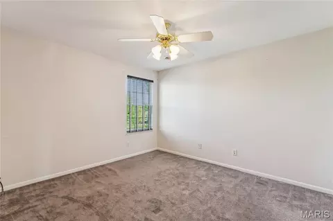 Bedroom - 1033 Turtle Dove Trl, Waterloo, IL 62298 photo 3 of 8