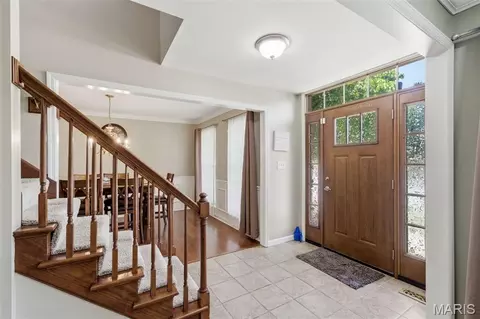 Entry Way - 305 Oak Top Ct, Ballwin, MO 63021 photo 1 of 4