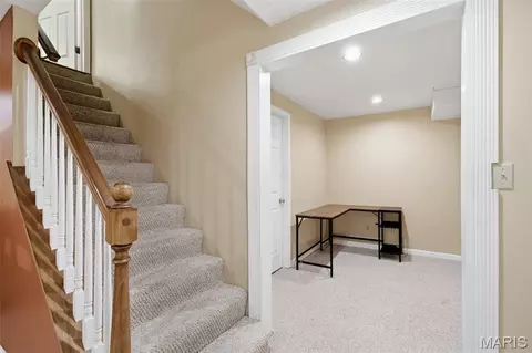 Entry Way - 305 Oak Top Ct, Ballwin, MO 63021 photo 4 of 4