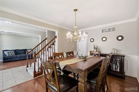 Dining - 305 Oak Top Ct, Ballwin, MO 63021 photo 2 of 3