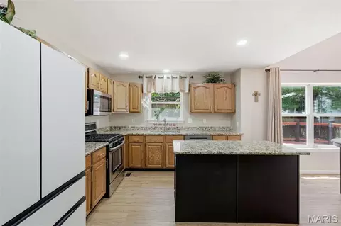 Kitchen - 305 Oak Top Ct, Ballwin, MO 63021 photo 1 of 5